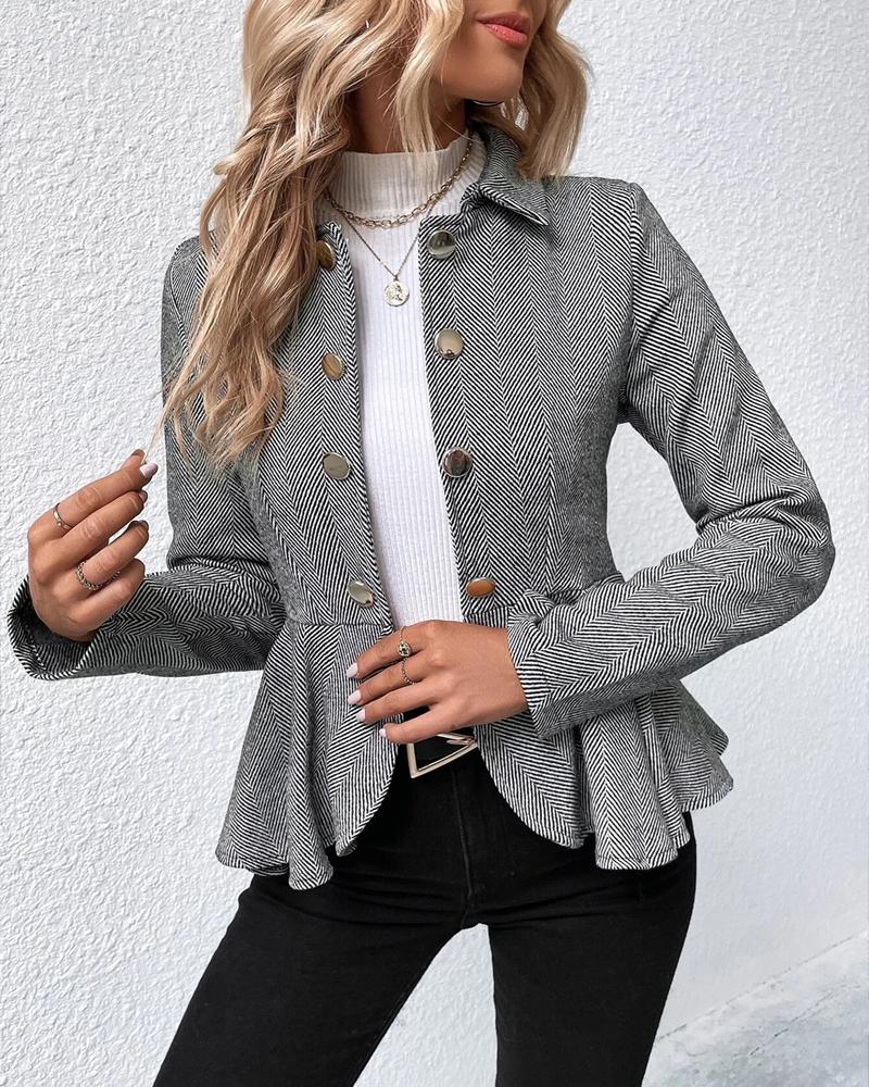 Eleganter Damenblazer mit Knöpfen und Rüschen-Details