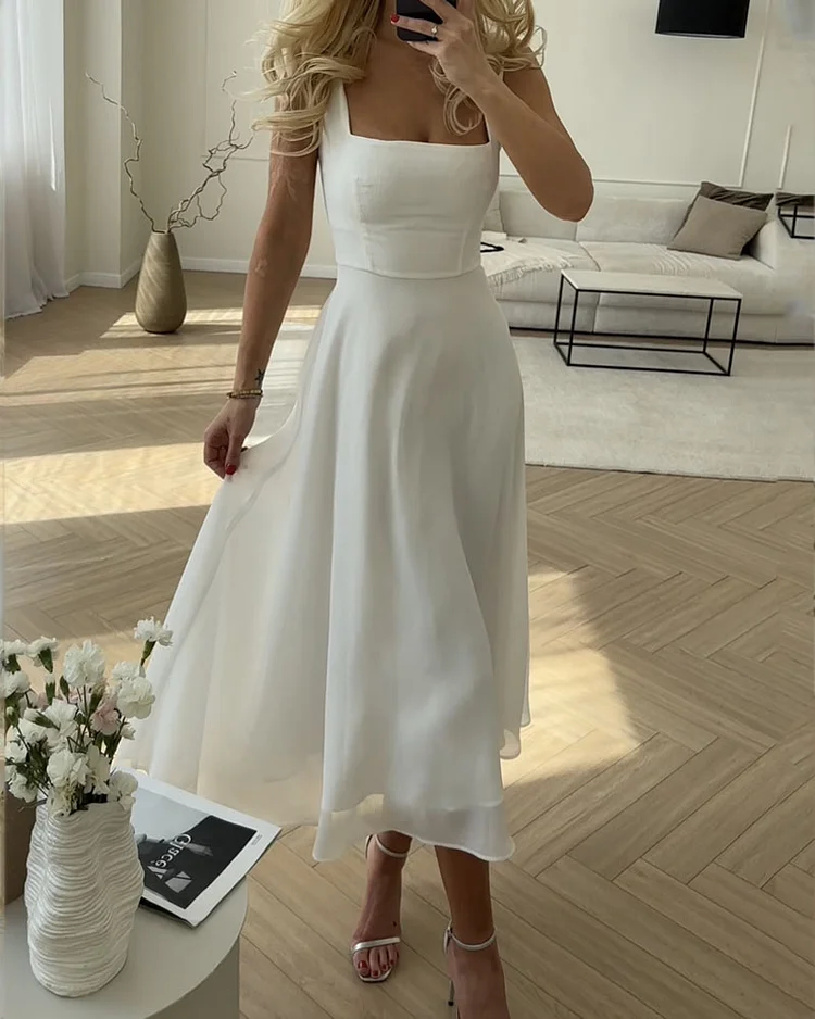 Daniela – Elegantes Chiffonkleid in Uni mit Quadrat-Ausschnitt