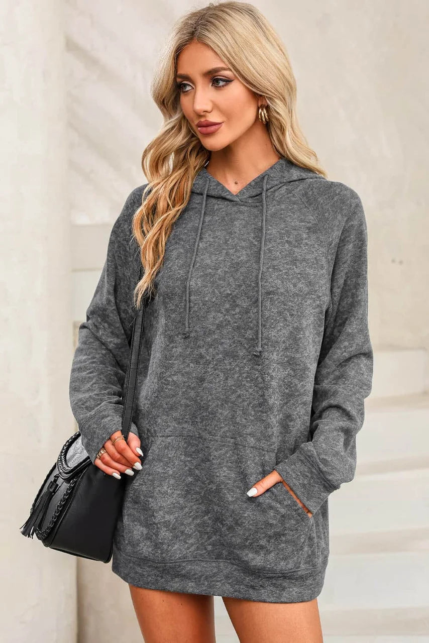 Mineral Wash Hoodie in Grau mit Kängurutasche und Kapuze