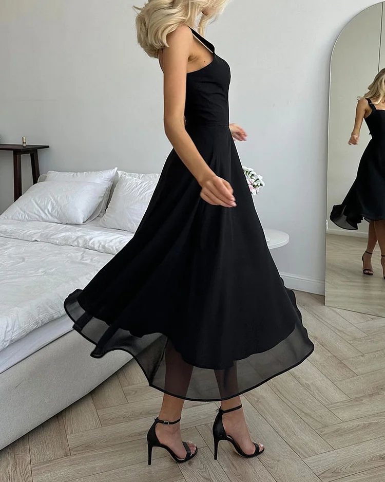 Daniela – Elegantes Chiffonkleid in Uni mit Quadrat-Ausschnitt