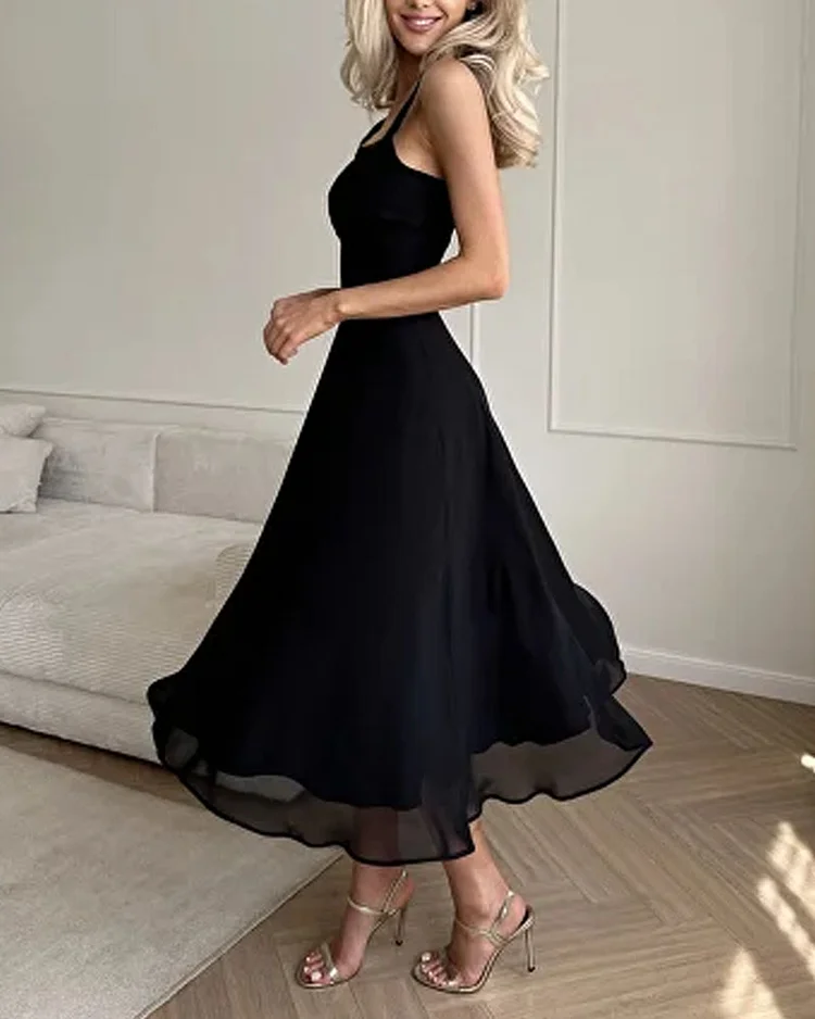 Daniela – Elegantes Chiffonkleid in Uni mit Quadrat-Ausschnitt